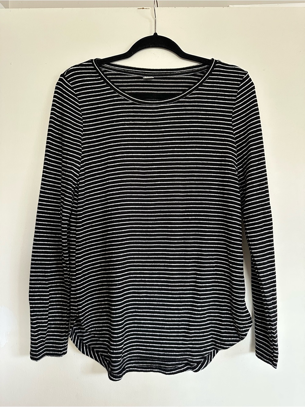Old Navy Black and White Striped Long Sleeve Tee